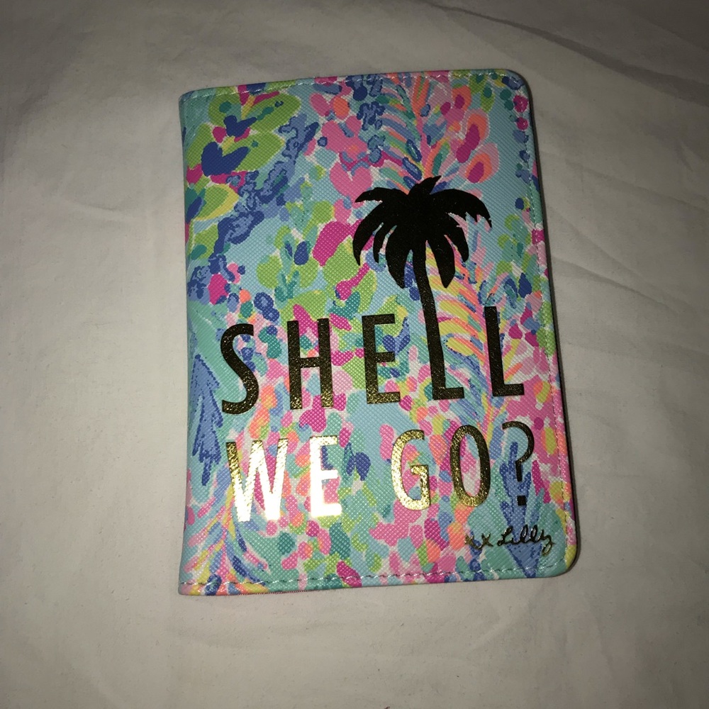 Lilly Pulitzer passport cover, brand new